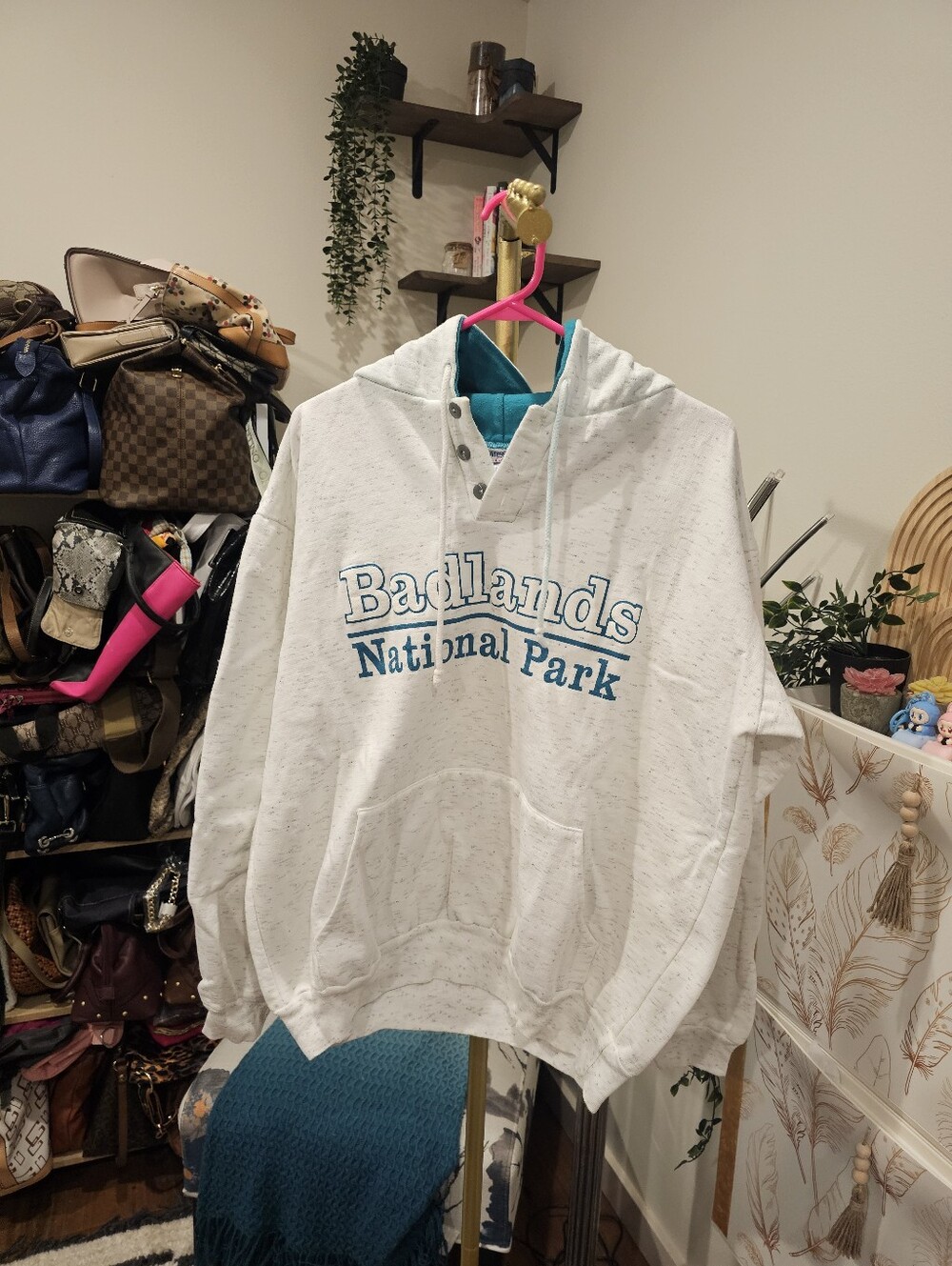 Vintage Badlands National Park Hooded Sweatshirt - White with Teal Text
